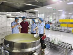 配合“评脉问诊”